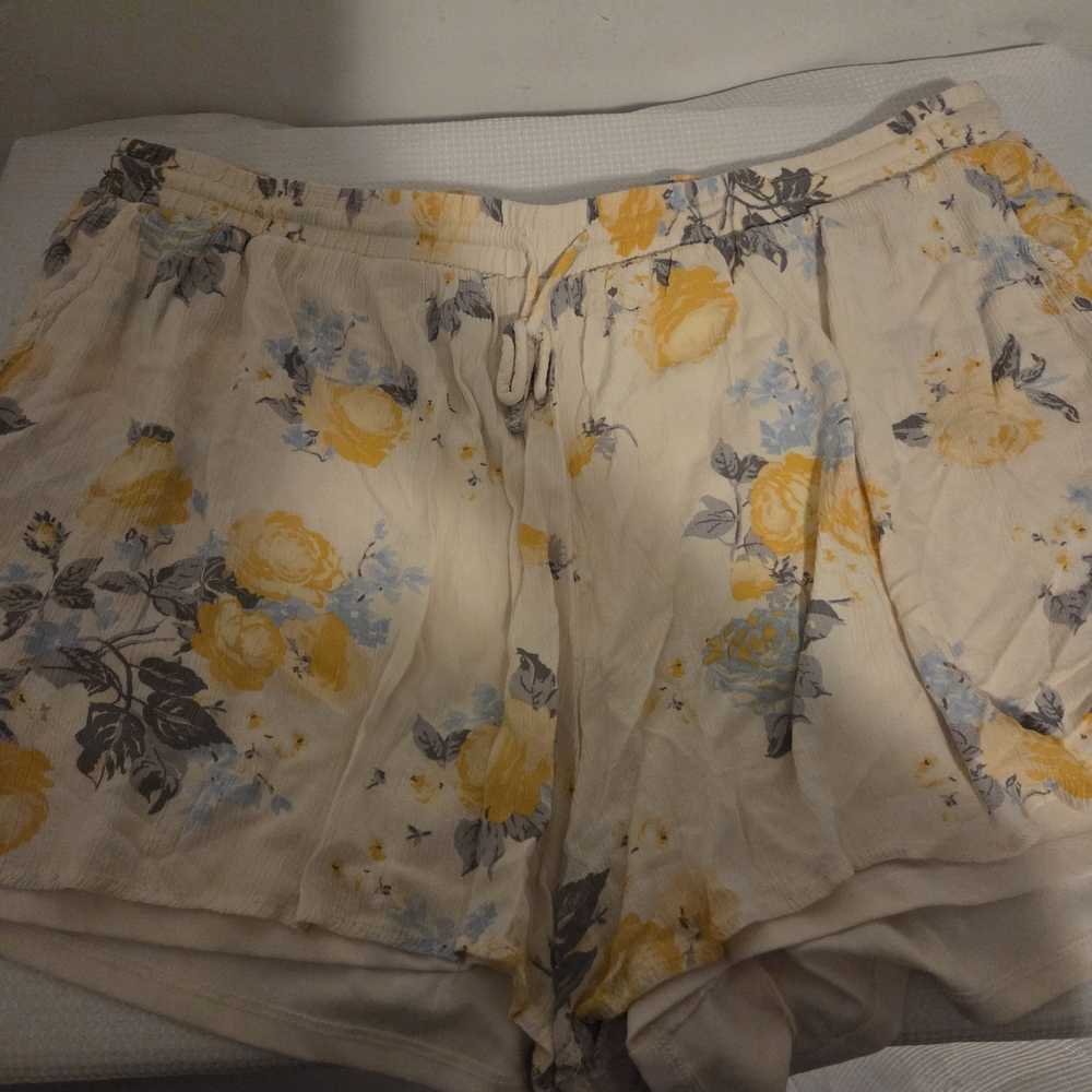 Torrid Cream Floral High Waist Shorts